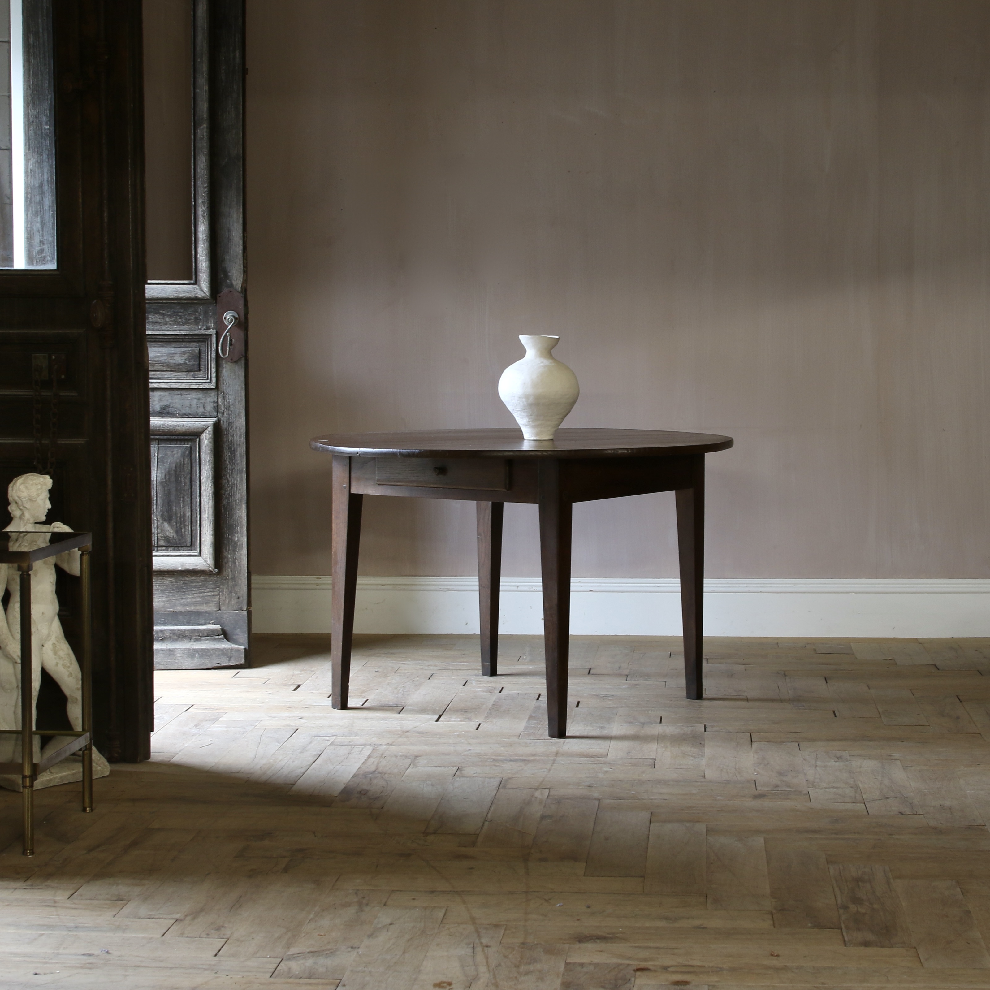 150-99 - Round Dining Table // 1200mm